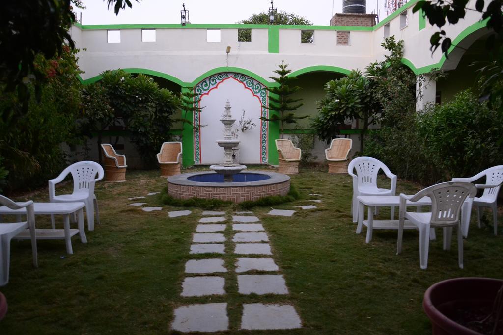 Anandam Palace Pushkar Eksteriør billede
